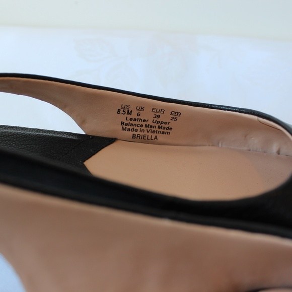 NEW Franco Sarto Black Flats with Pointed Toe and Low Heel - Picture 3 of 4